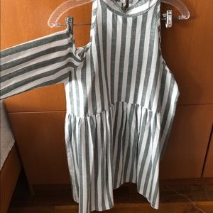 Petite Open Shoulder Dress (READ DESCRIPTION)